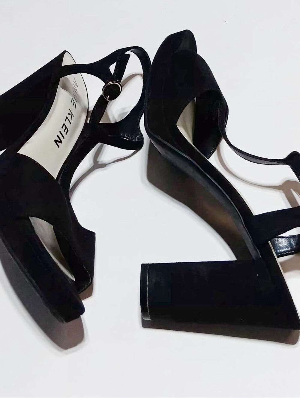 ANNE KLEIN Women's  Vita Black Heeled T Strap Sandals Size 8.5 M - Picture 3 of 7